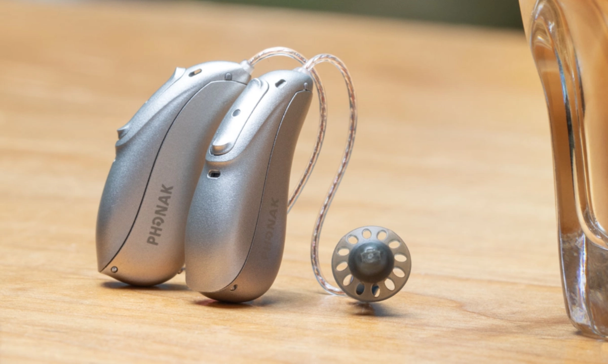 phonak hearing aids lumity-on-table